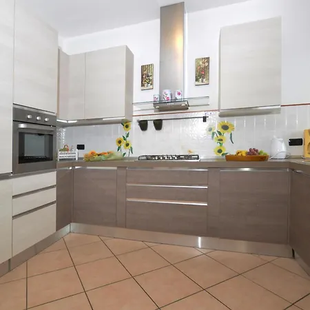 Casa Virginia Манделло-дель-Ларио