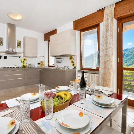 Villa Casa Virginia Mandello del Lario