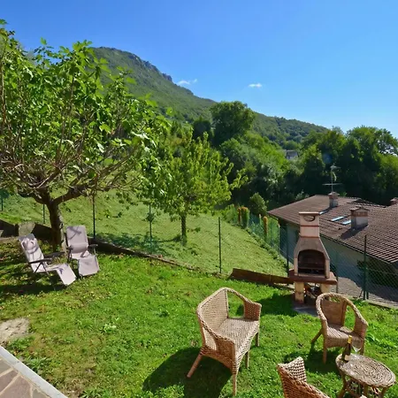 Casa Virginia Mandello del Lario